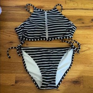 Black and white stripe bikini set